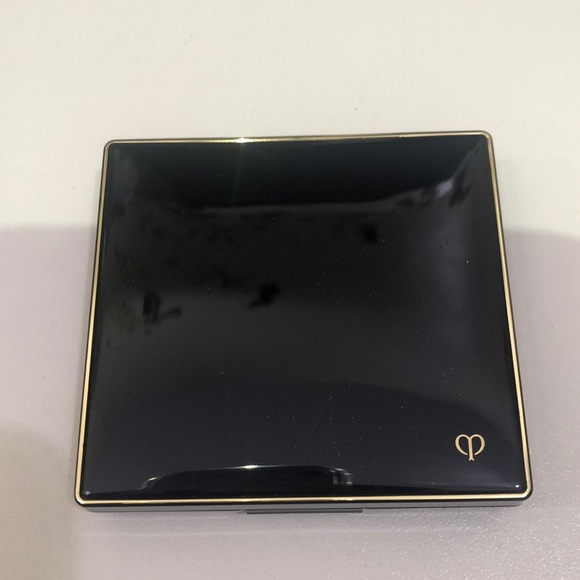 Cle de Peau Eyeshadow Palette - Picture 4 of 5